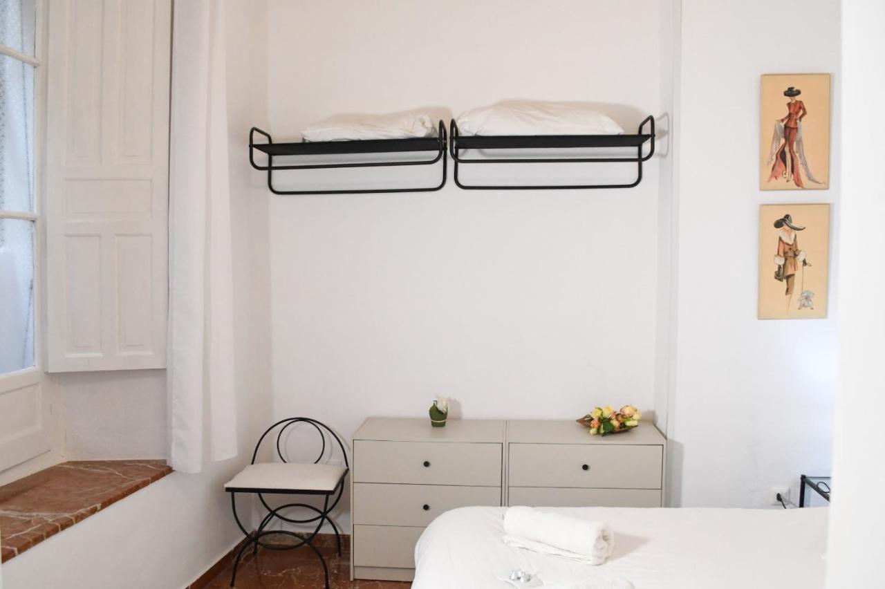 Apartamento Descalzos Séville Extérieur photo