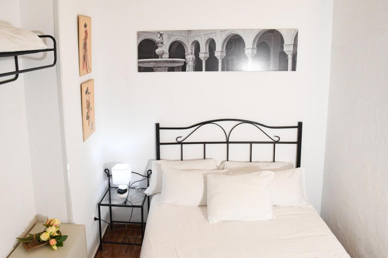 Apartamento Descalzos Séville Extérieur photo