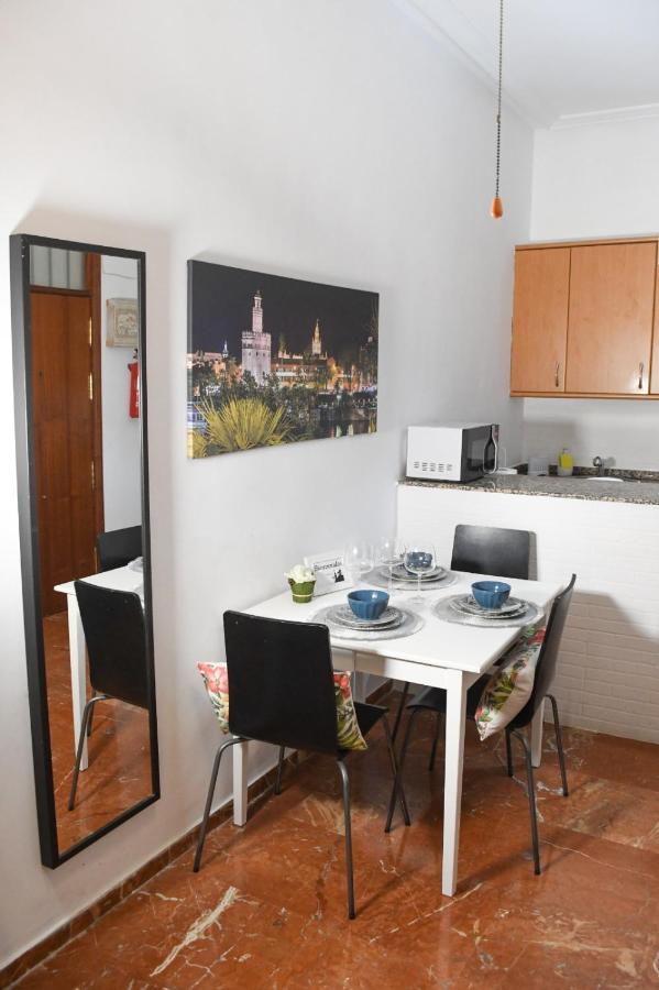 Apartamento Descalzos Séville Extérieur photo